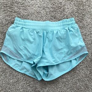Women’s Lululemon Hotty Hots 2.5in- size 6- Blue